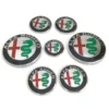 2b81f793-1416-471b-a323-d74e22ce4ced.webp Kit de 7 emblèmes Alfa Romeo aux couleurs classiques avec serpent vert et bordure argentée