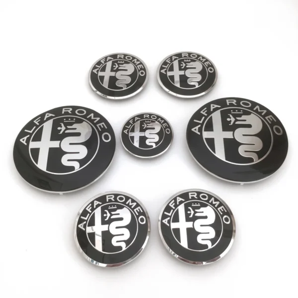 KK studio Kit 7 Emblèmes pour Alfa Romeo : Compatible Capot 74mm, Coffre 74mm, Roues 50mm et Volant 40mm 2x74mm 4x50mm 1x40mm Kit de 7 emblèmes Alfa Romeo : capot, coffre, roues et volant